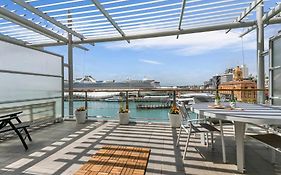 Spacious Water-Front Apartment -Princes Wharf 2219